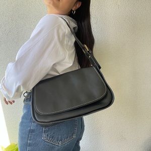 Vintage black faux leather Nine West shoulder handbag (contrast stitching)